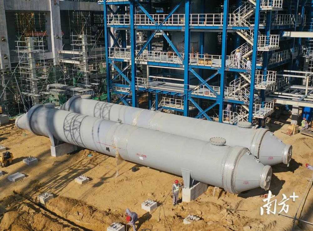 广东石化全密度聚乙烯装置大件设备两天完成四次吊装