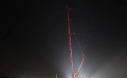 中国电建完成世界最高海拔风电机组吊装