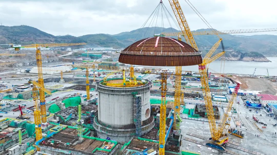 238吨巨无霸成功“加冕”！三澳核电项目1号机组完成穹顶吊装