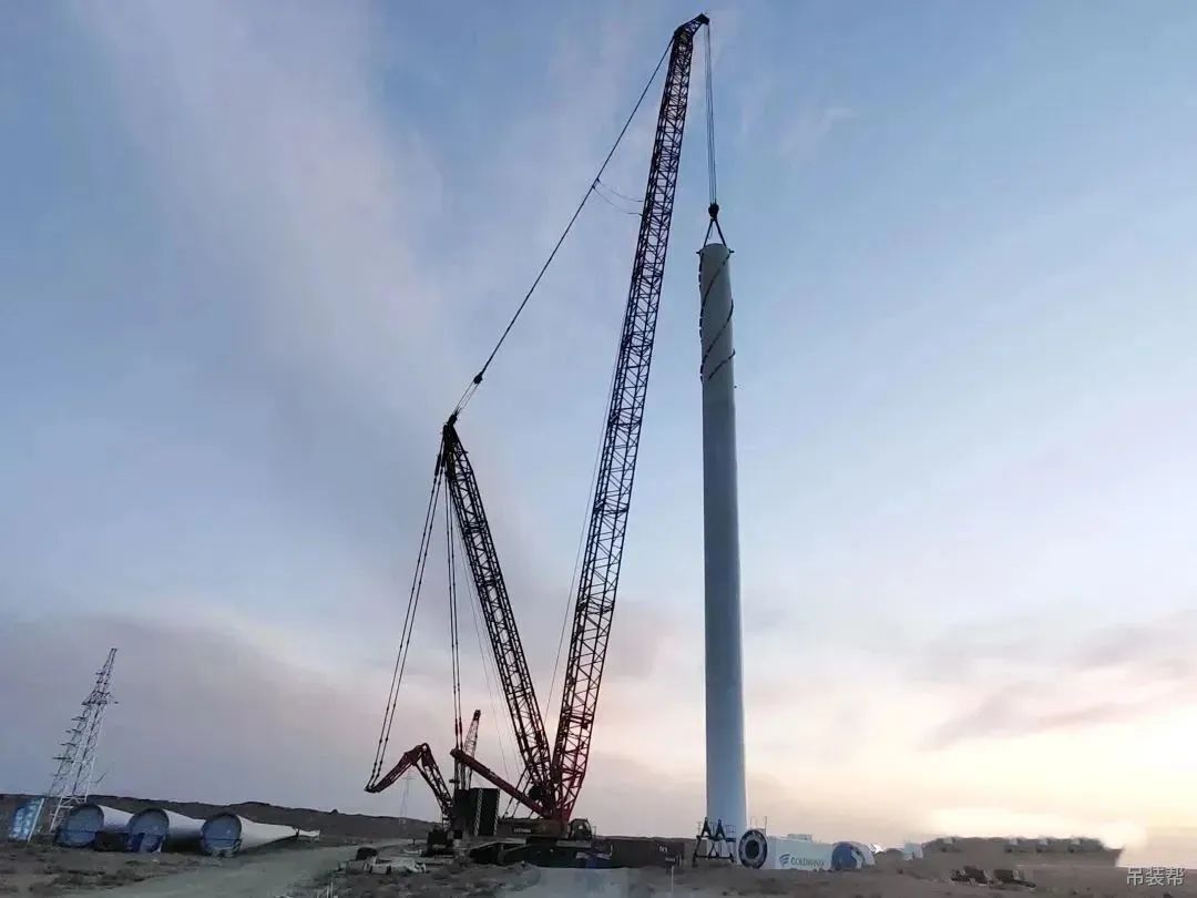 内蒙阿拉善风电项目30台风机吊装完成