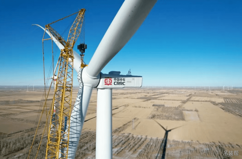 8MW+风力发电机组在河北张家口市张北县成功吊装