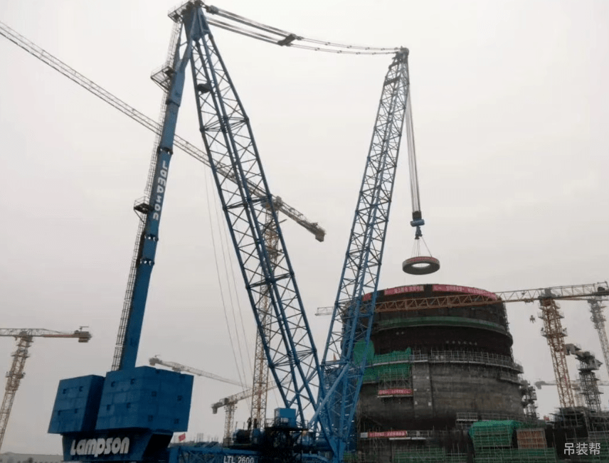 2600吨履带吊助力徐大堡核电3号机组支撑梁吊装