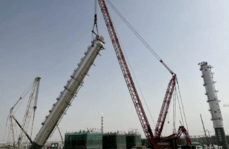 中昆乙二醇项目最高最重设备1600吨履带吊吊装完成