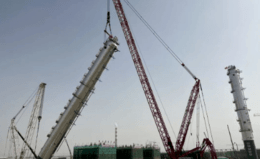 中昆乙二醇项目最高最重设备1600吨履带吊吊装完成